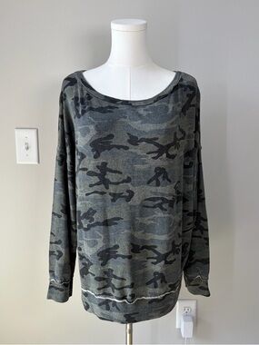 Sundry Camo Soft Pullover Lounge Top